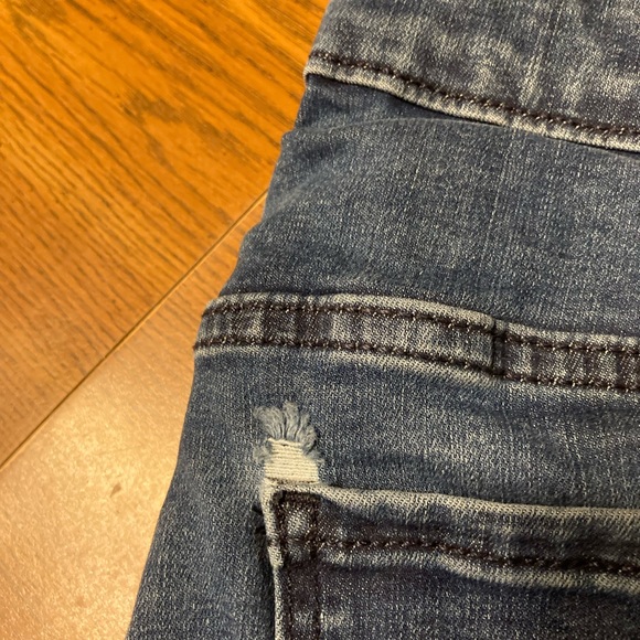 Old Navy Women’s Jeans - Picture 9 of 10